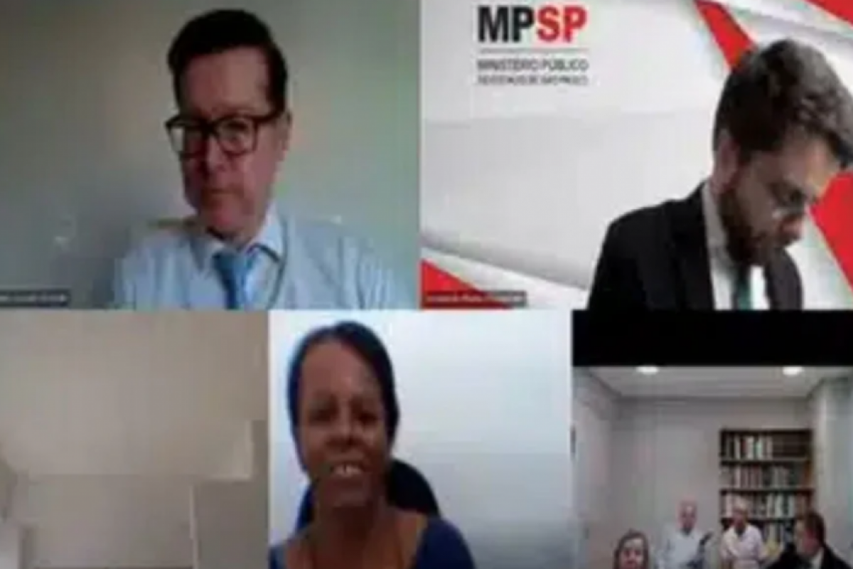 Segundo laudo apresentado pela defesa, a depoente tem biprotrusão maxilar.