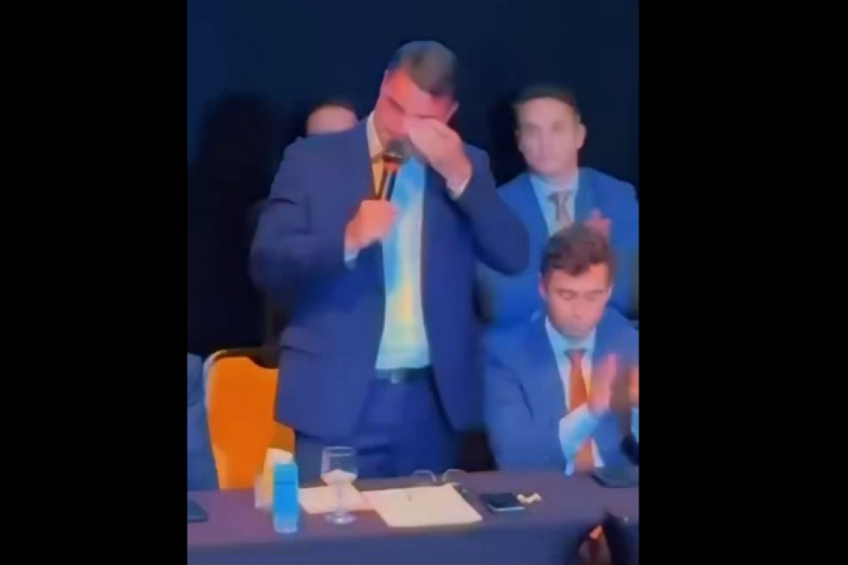 Flávio Bolsonaro (PL-RJ) chorou ao falar da prisão do pai, o ex-presidente Jair Bolsonaro (PL)