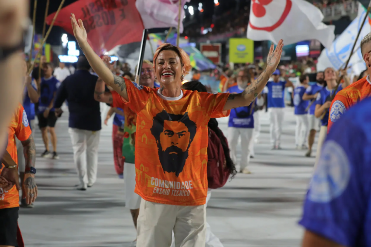 Lula, que já confirmou tentar a reeleição, vai ser homenageado pela Acadêmicos de Niterói.