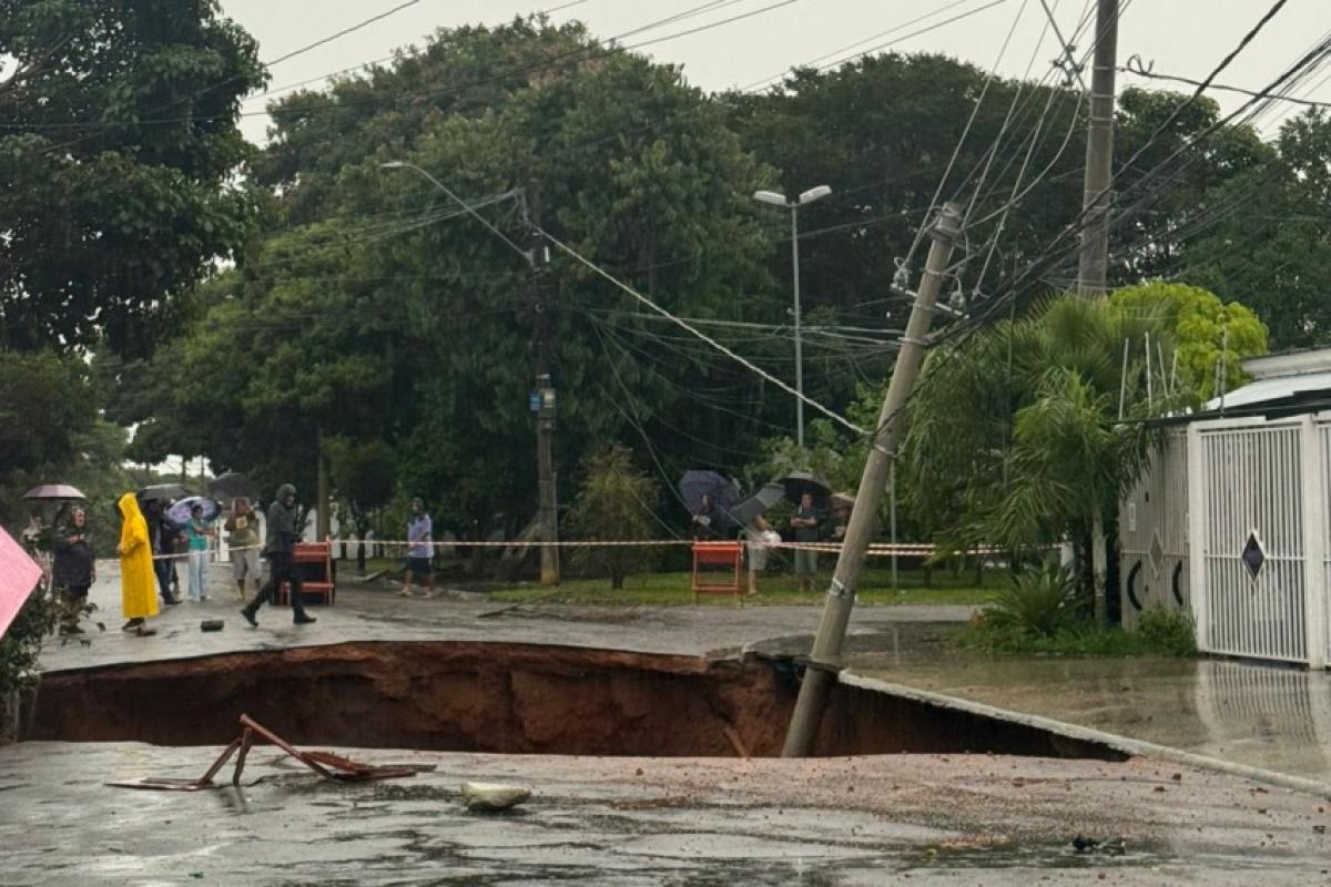 Cratera avançou em condomínio