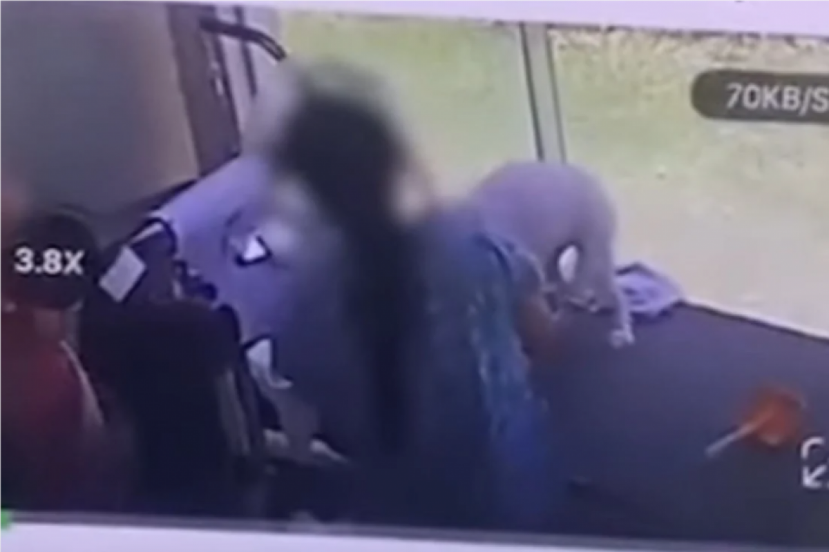 As agressões vieram à tona após denúncia anônima. 