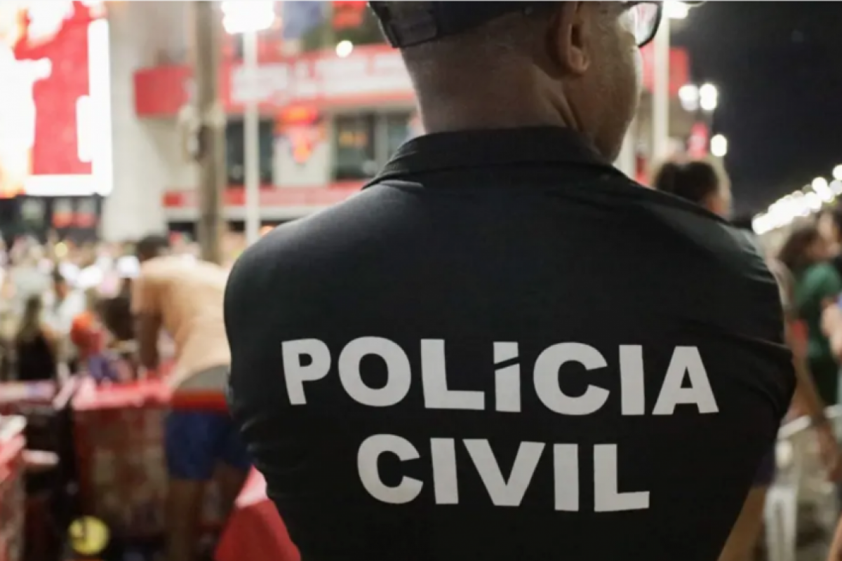 Ele foi flagrado por câmaras de segurança enquanto pulava o carnaval de Salvador.