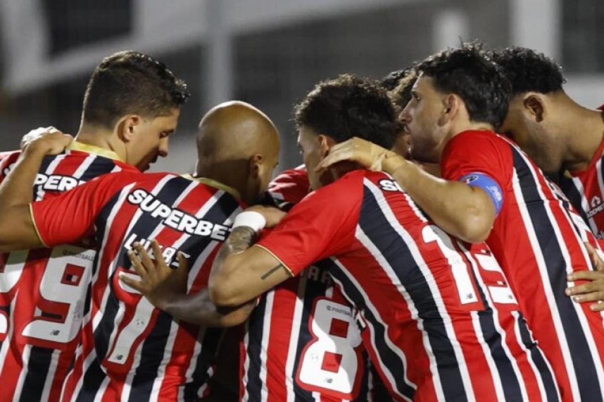 São Paulo venceu a Ponte Preta e garantiu vaga nas quartas do Paulistão