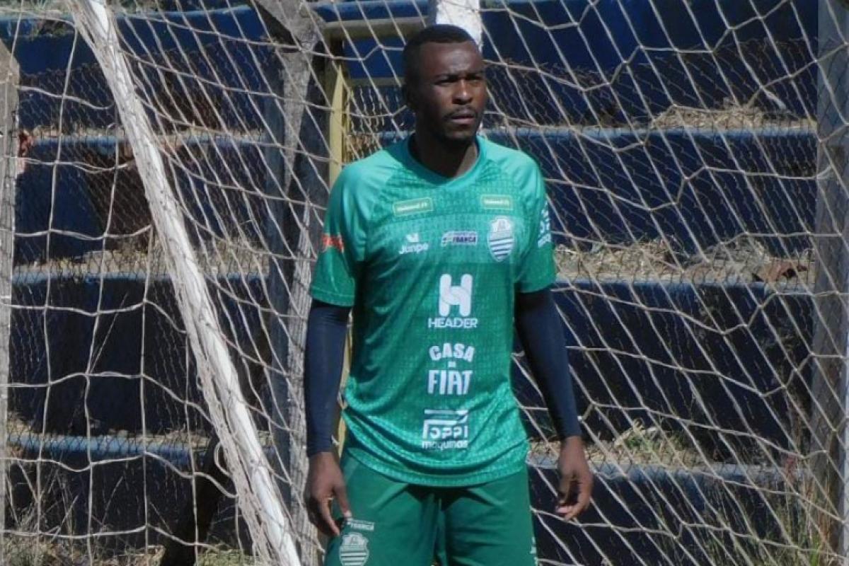 Lateral Tico durante treinamento da Francana