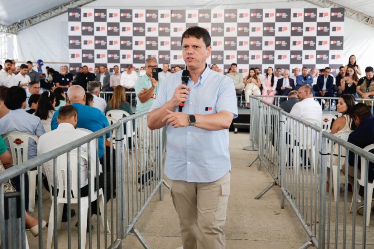 Tarcísio de Freitas em Cruzeiro