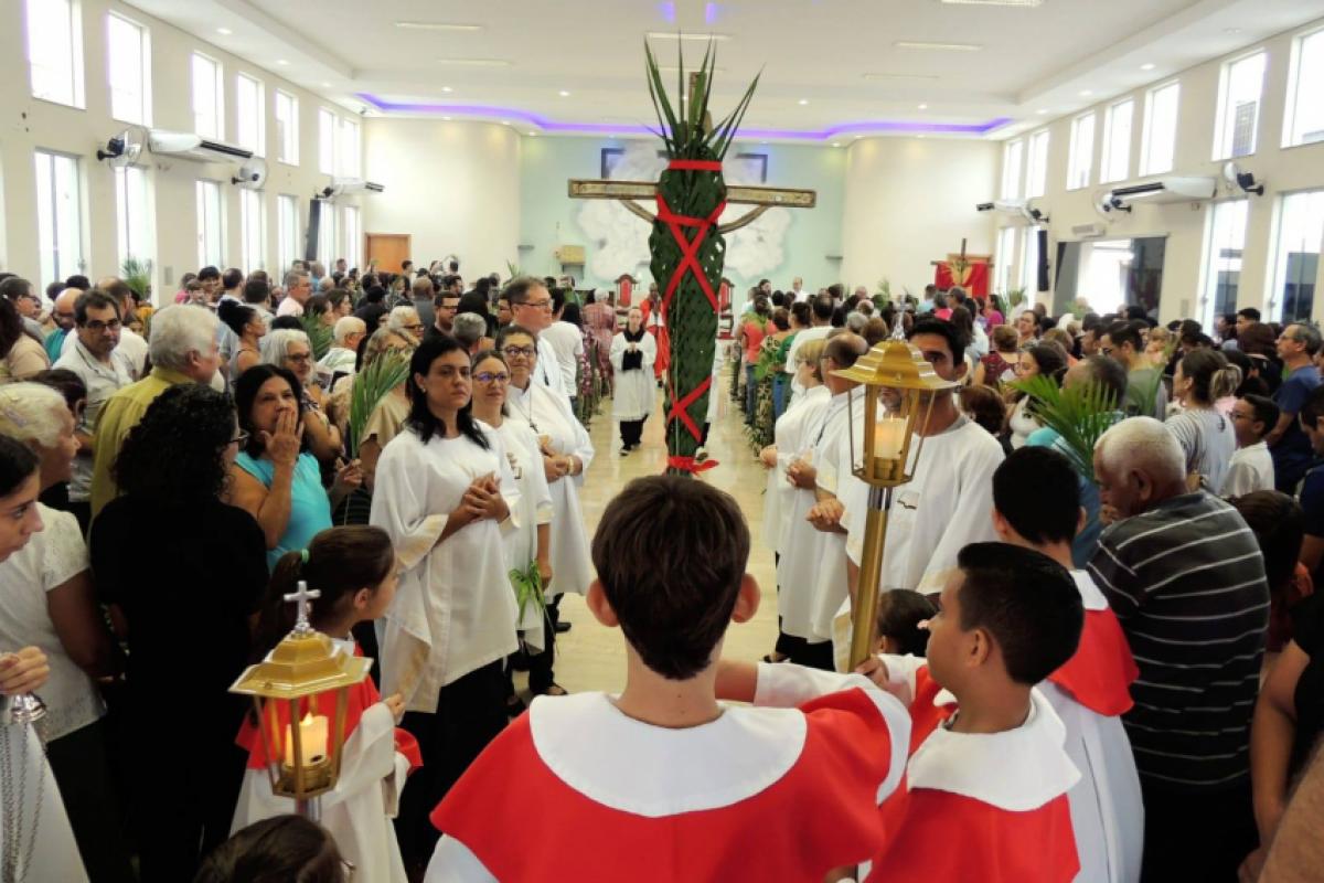 Paróquias da Diocese de Araçatuba divulgam programação das missas e procissões da abertura da Semana Santa