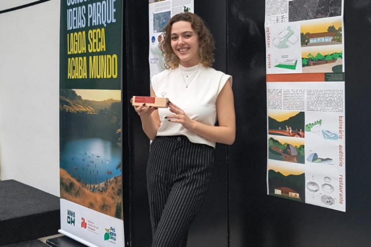 Luiza Belode, estudante de arquitetura, prioriza carreira acima da família, neste momento