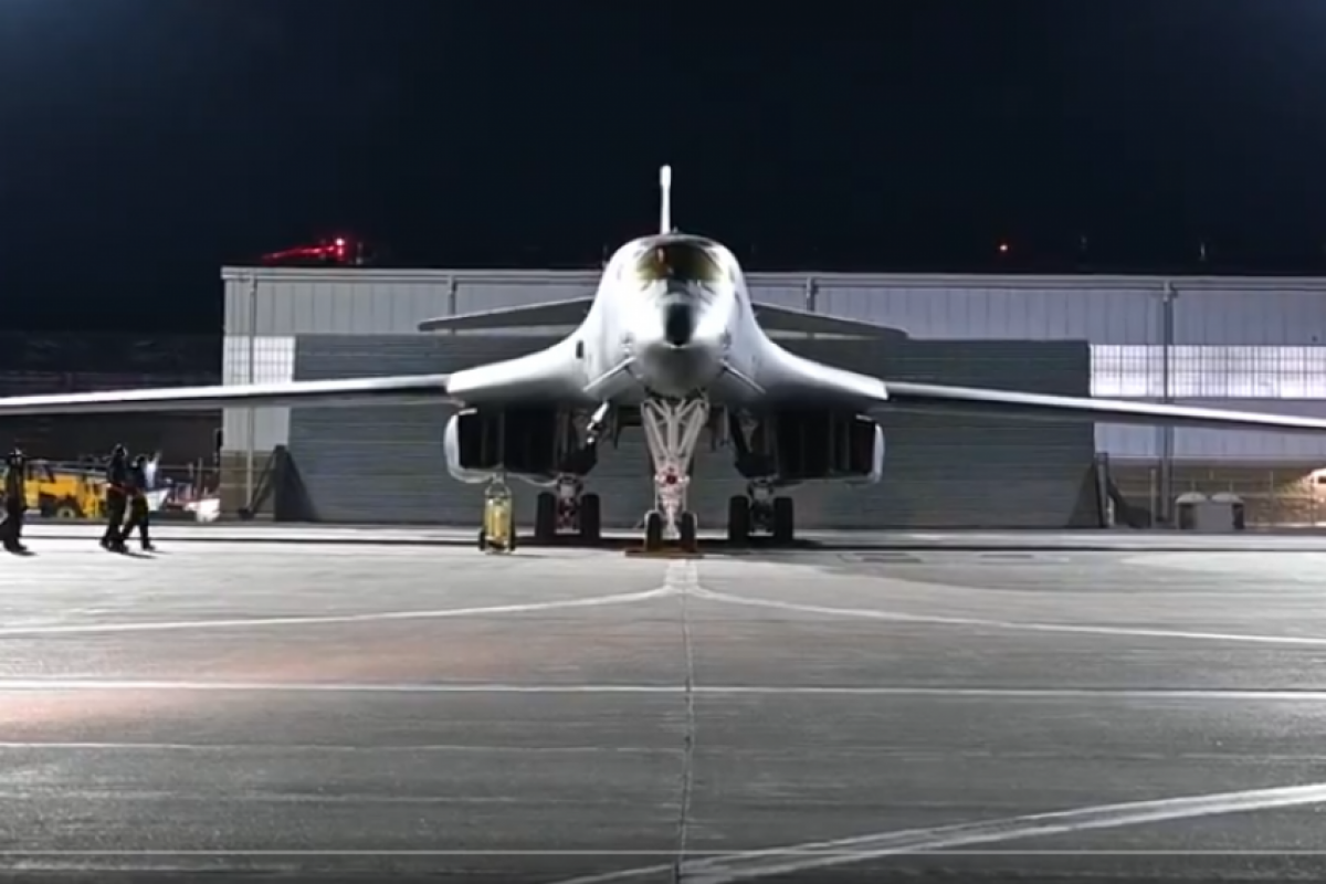 O presidente Donald Trump justificou a operação citando o histórico de confrontos com Teerã desde 1979.