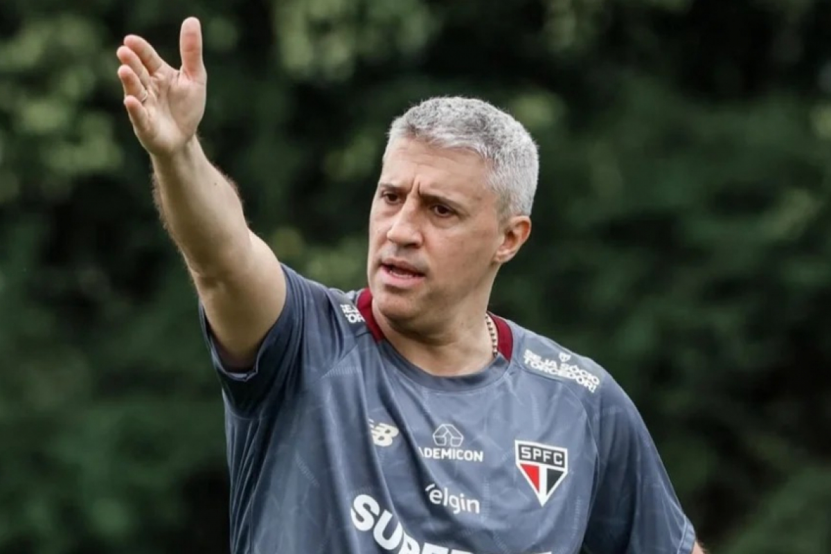 O técnico Hernán Crespo foi demitido pelo São Paulo