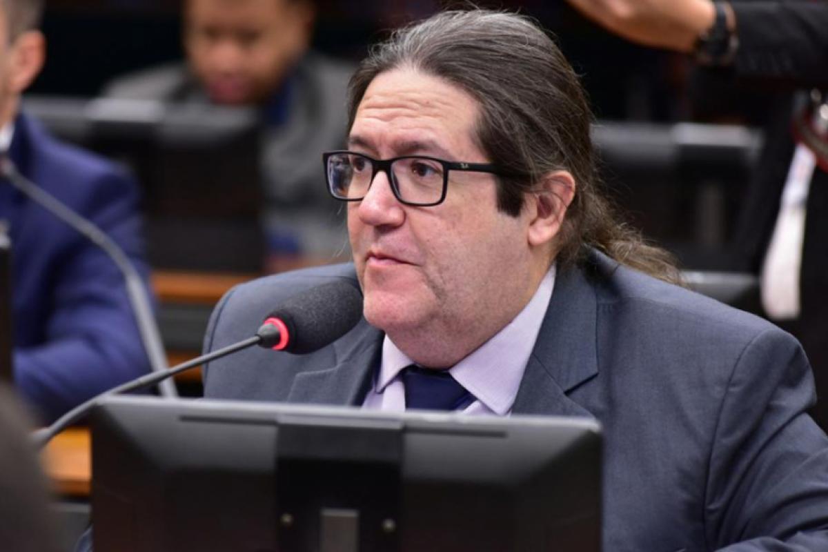 O deputado Tarcísio Motta argumentou que a mudança não tem relação direta com o objetivo central da proposta.
