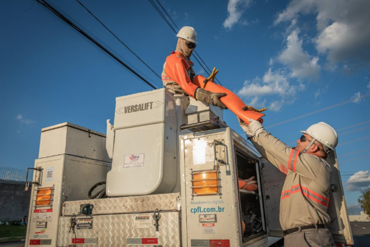 Embora a formação não garanta contratação, a Escola de Eletricistas mantém média de 75% de aproveitamento nas empresas do grupo