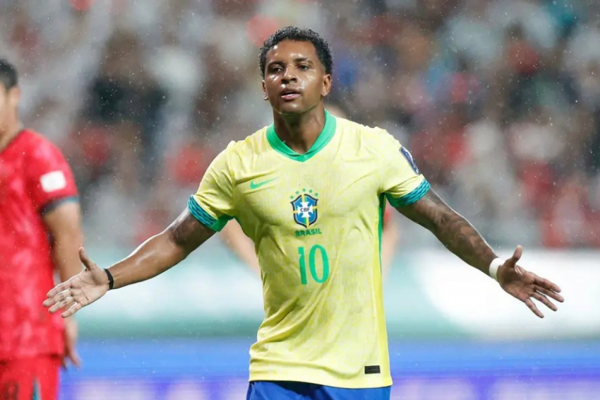 O atacante Rodrygo, do Real Madrid, sofreu uma ruptura do LCA (ligamento cruzado anterior) do joelho direito 