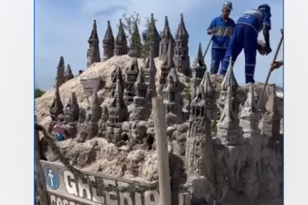 Imagens divulgadas nas redes sociais mostram agentes da Secretaria de Ordem Pública desmontando o castelo.