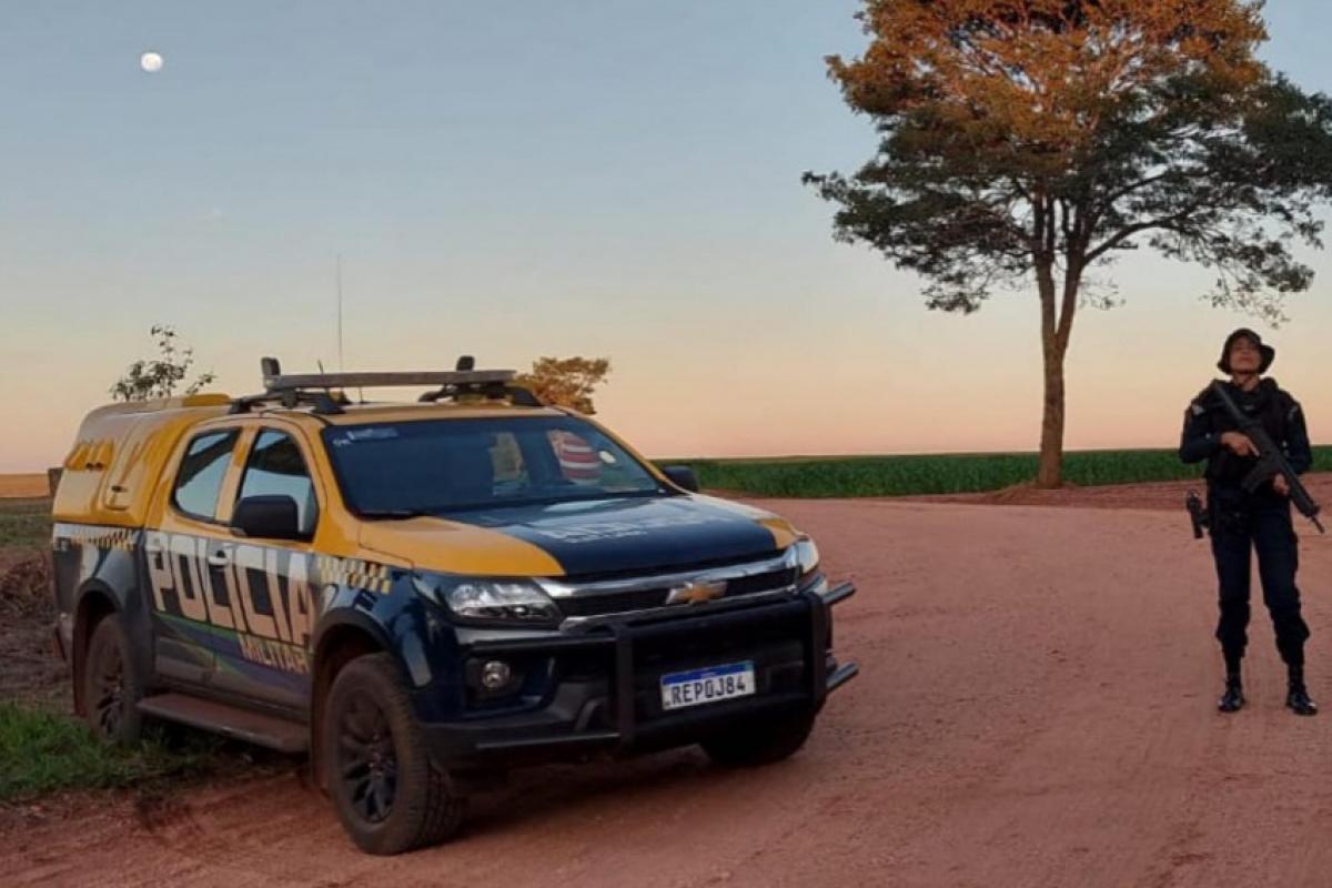 A funcionária relatou que o cliente fazia comentários de cunho sexual e a chamava de “gostosa” e “menina bonita”. 