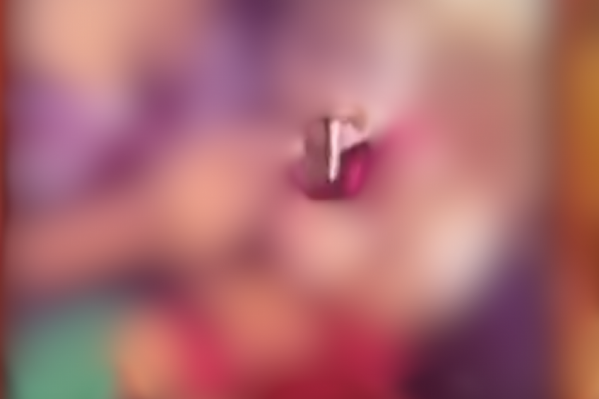 Vídeo da bebê com o cigarro na boca circula nas redes sociais e a polícia investiga