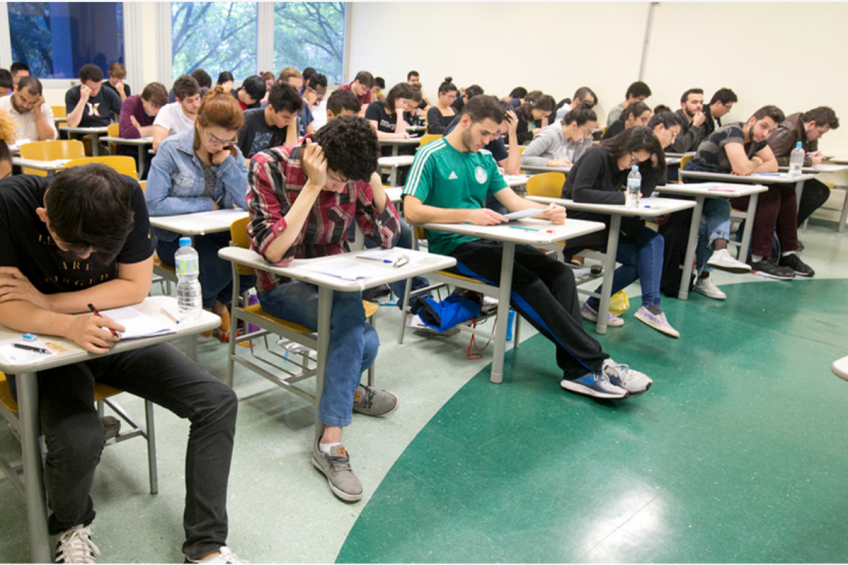  Após questionar o resultado, o candidato afirma que recebeu resposta genérica.