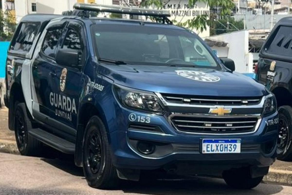 Os guardas fizeram um cerco e prenderam o criminoso