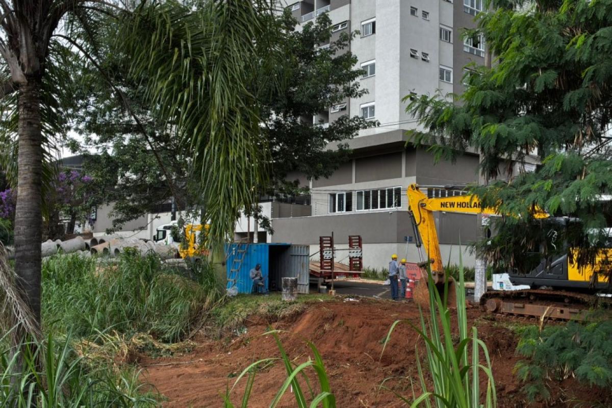 Trecho na avenida Alonso y Alonso em obras nessa terça-feira, 10
