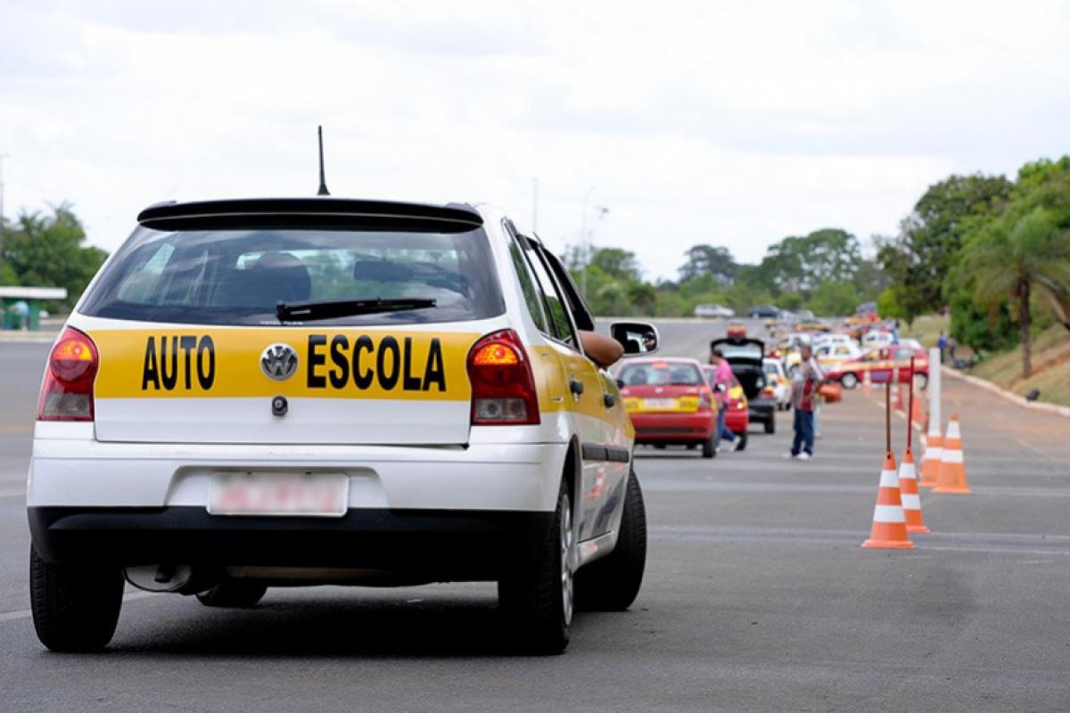 De acordo com a Polícia Militar, a candidata perdeu o controle do veículo durante manobra.