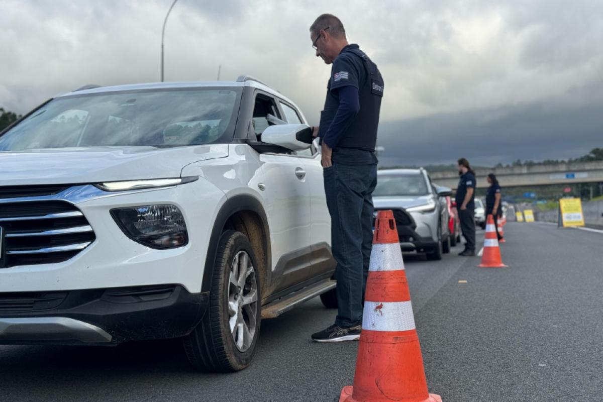 A ação foi promovida na última sexta (27) com apoio da Polícia Militar na região na rua Brasil e na avenida Jundiaí
