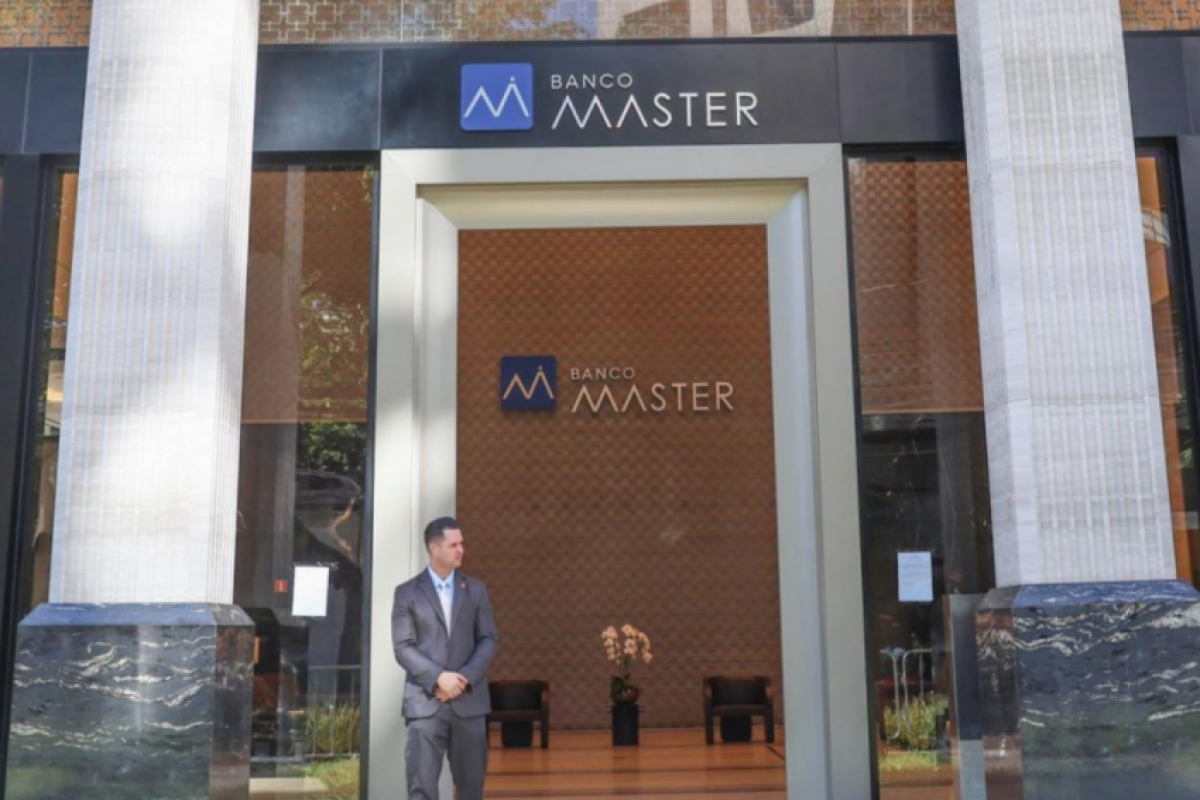 O colegiado ainda aprovou a convocação de dois ex-integrantes do Banco Central.