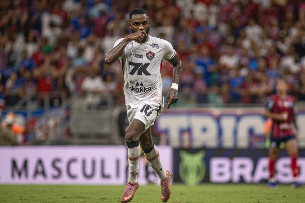 Ramon fez o gol do Vitória