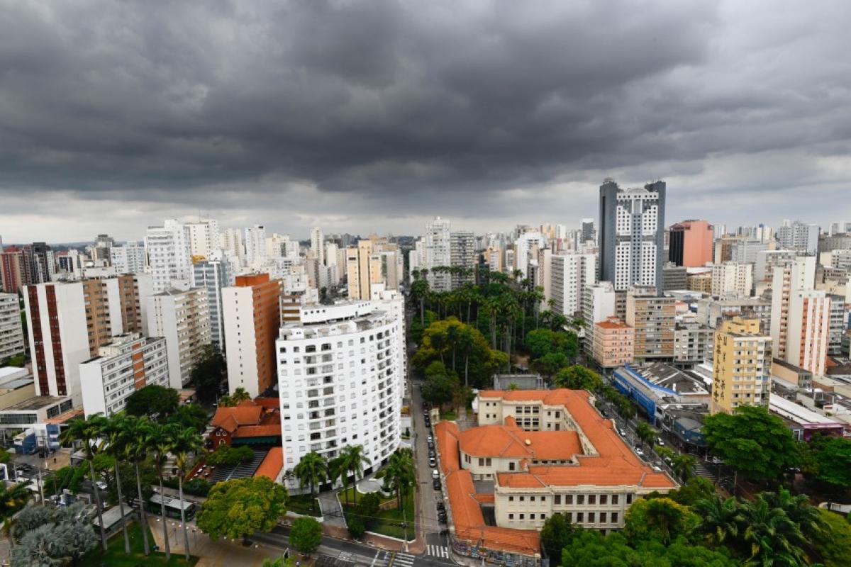 Fevereiro acumulou 255 mm de chuva, 37,5% acima da média histórica; Sistema Cantareira subiu de 23% para 35,8%.