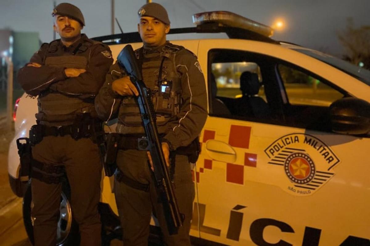 Os policiais levaram o criminoso para o Plantão Policial