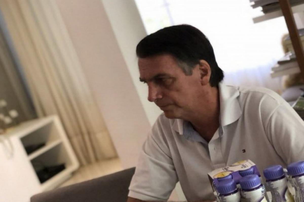 Na decisão, Moraes afirma que o ambiente domiciliar é o mais adequado para a recuperação.