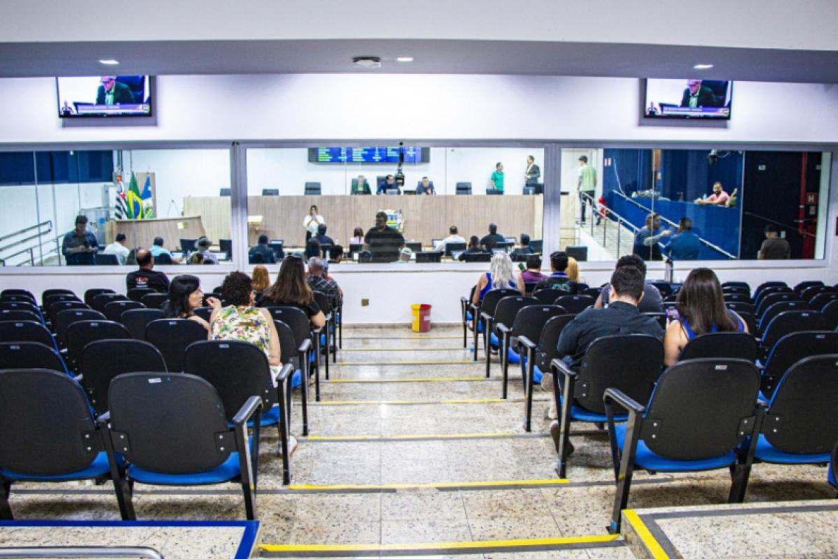 Dominada pelo governo, Comissão de Justiça pediu que TCE se manifeste sobre projeto da oposição que visa sustar o decreto de Sérgio Victor que alterou cálculo de adicionais pagos aos servidores