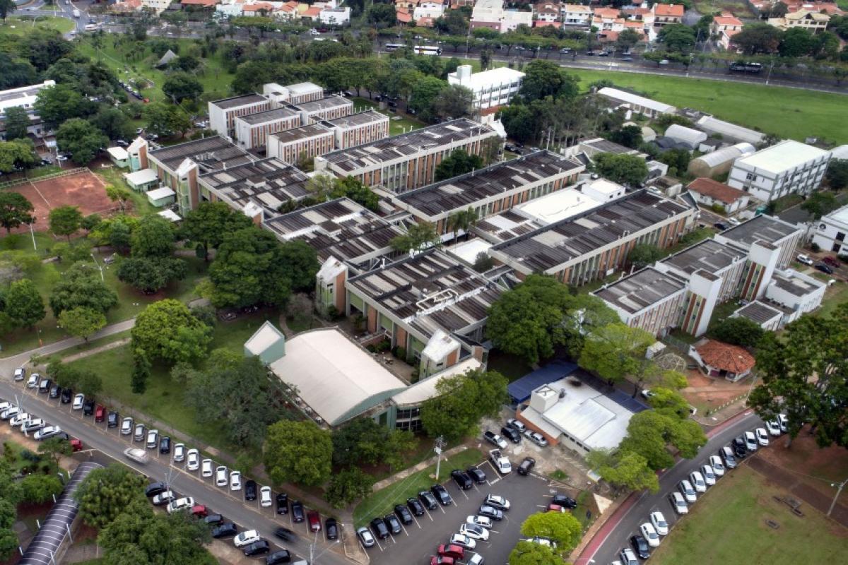 Polícia Federal abre inquérito e cumpre mandados após furto de materiais de pesquisa no Instituto de Biologia.