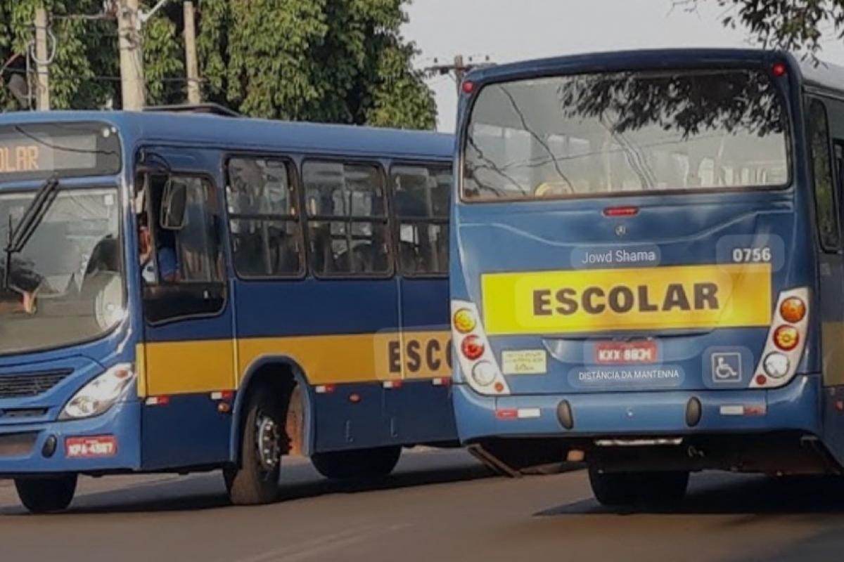 Ônibus escolar da empresa Brambilla
