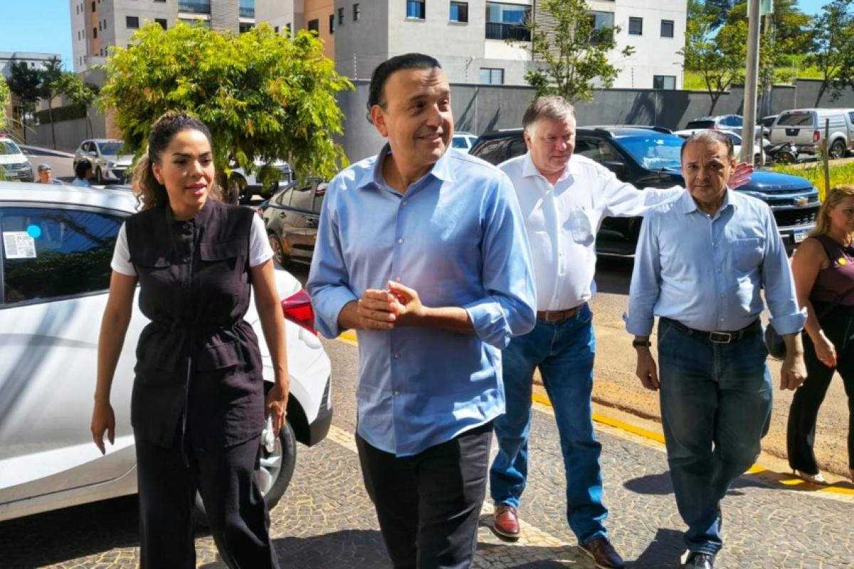 O vice-governador Felicio Ramuth (PSD) ao lado da prefeitura de Bauru, Suéllen Rosim (PSD)