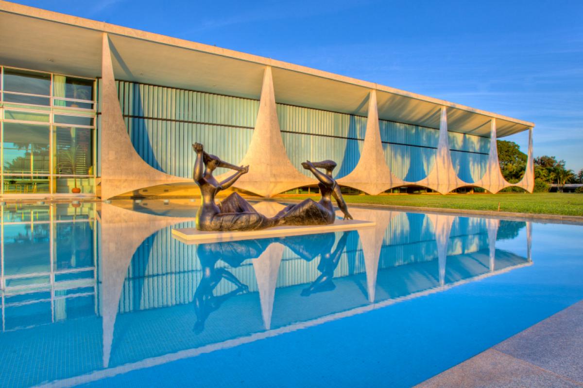 Candidaturas devem ser oficializadas no TSE em agosto; primeiro turno está marcado para 4 de outubro.