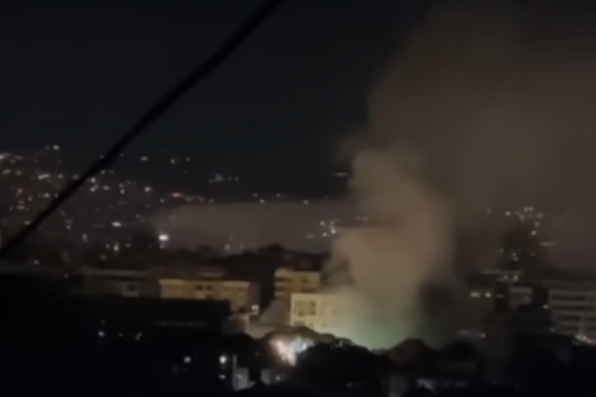  A ofensiva ocorreu após o grupo lançar foguetes e drones contra Israel, em reação à morte do líder supremo iraniano.