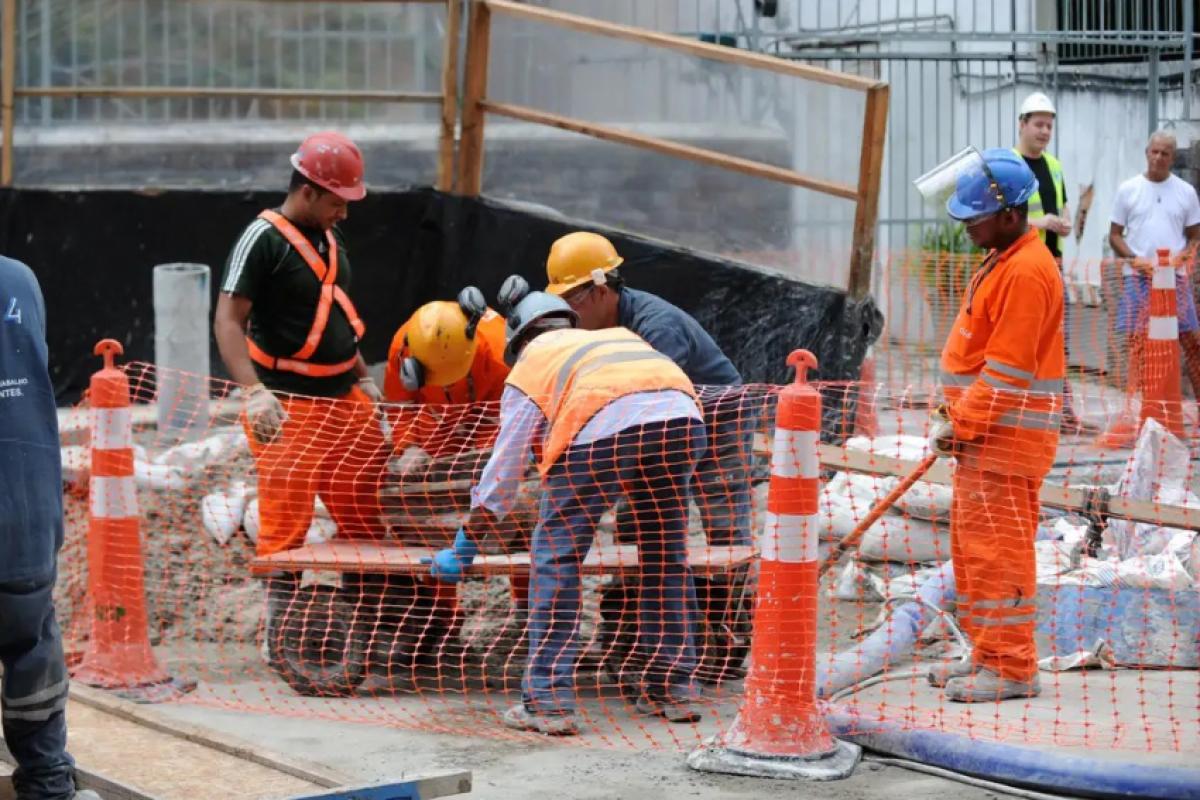 No Brasil, a data foi oficializada como feriado pela Lei nº 662, de 1949.
