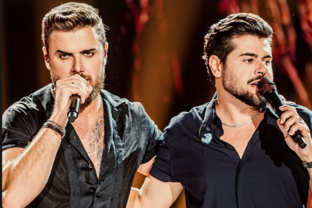 A ação contra a dupla também pede indenização por danos morais.