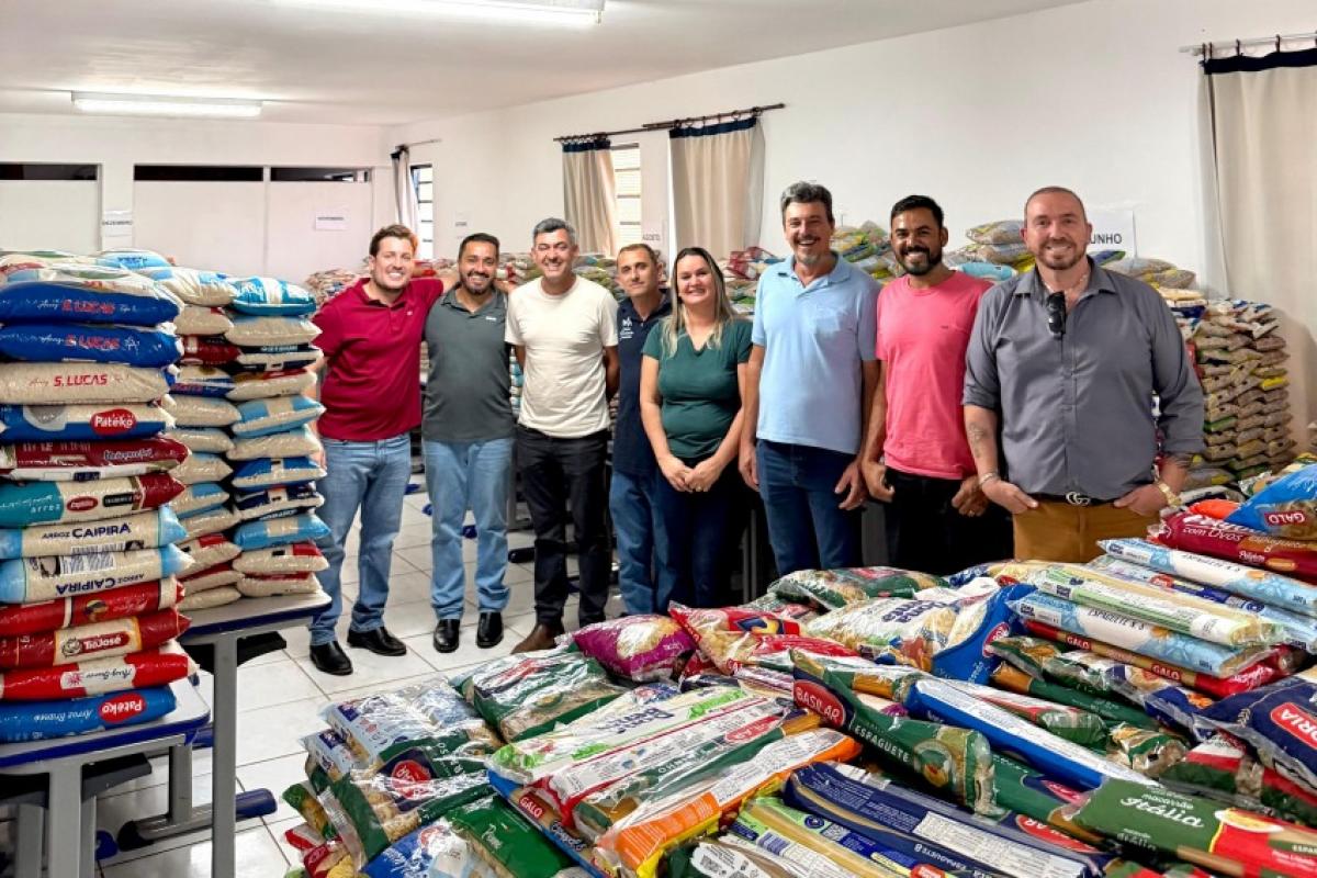 Alimentos arrecadados durante o Restinga Rodeo Music 