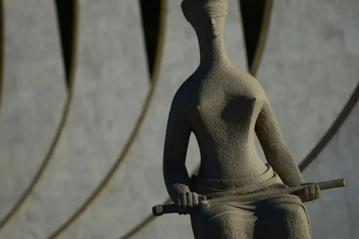 Corte reconheceu que professores temporários e efetivos da rede pública devem receber o piso