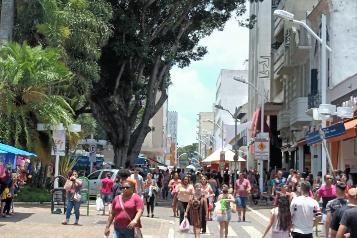 o presidente do Sindicato do Comércio Varejista de Jundiaí e Região destaca que o horário estendido é bom para comerciantes e consumidores