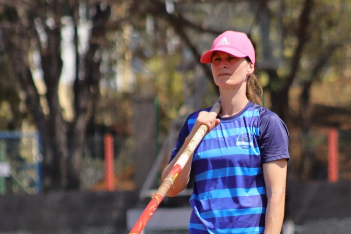 Atleta do Time Jundiaí alcança 3 metros no salto com vara