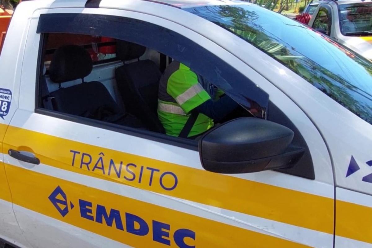 Trecho da rua Dr. Sampaio Ferraz será interditado neste sábado (3) para troca de poste; trânsito terá desvio sinalizado.