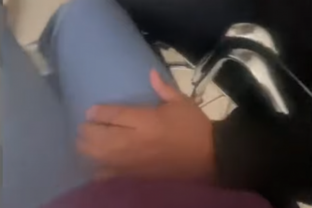 Além dos toques, o suspeito mantinha conversas de teor erótico.