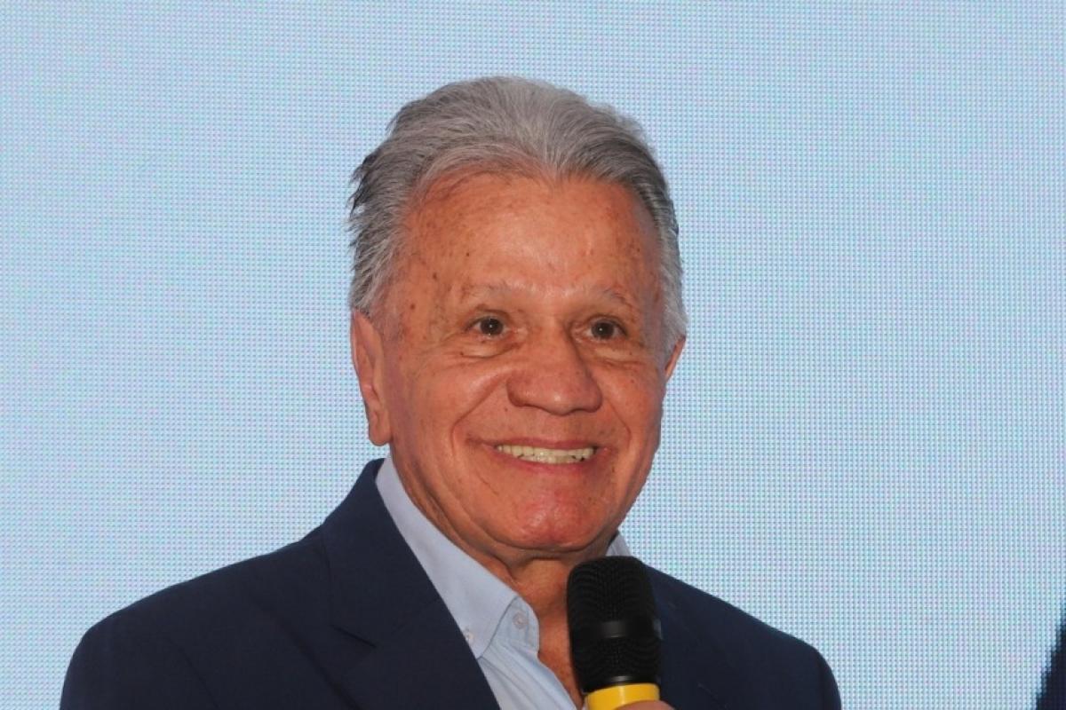 Dario Pacheco segue na UTI após cirurgia cardíaca e apresenta evolução positiva.