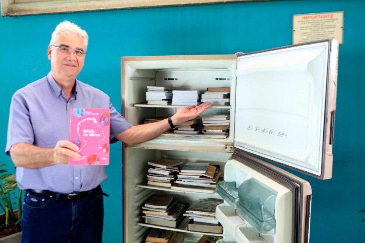 O projeto Viajando na Leitura foi criado em 2022 om o objetivo de distribuir livros gratuitamente a pessoas que passam pelos terminais de transporte