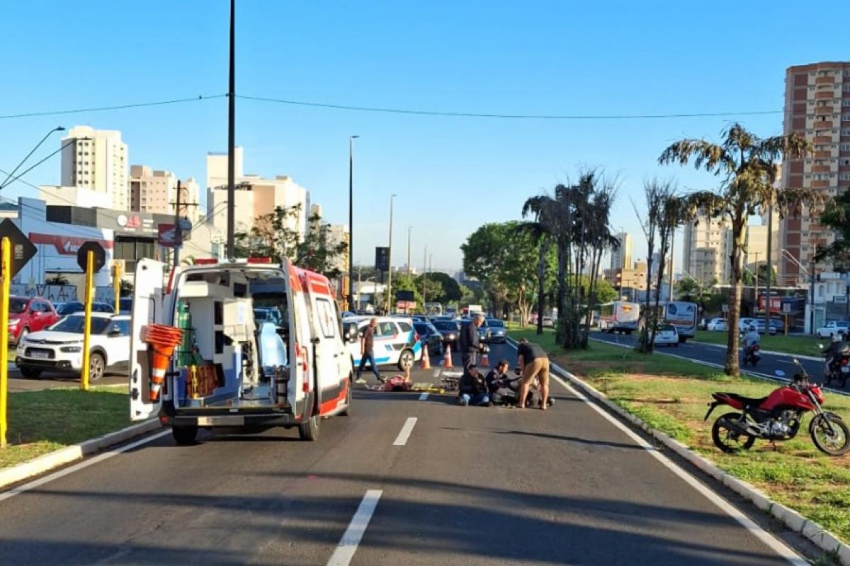 Samu em atendimento de uma das ocorrências, na região da Praça da Paz