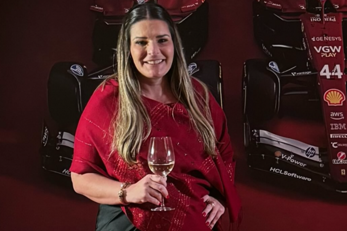 Bianca realizou lipoescultura, abdominoplastia e mastopexia em um único tempo cirúrgico, que durou cerca de 10 horas