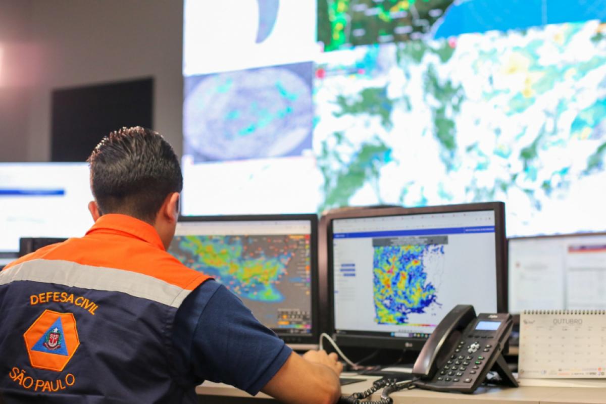 Defesa Civil prevê mudança brusca no tempo com rajadas de vento, chuva e queda nas temperaturas em diversas regiões paulistas neste fim de semana