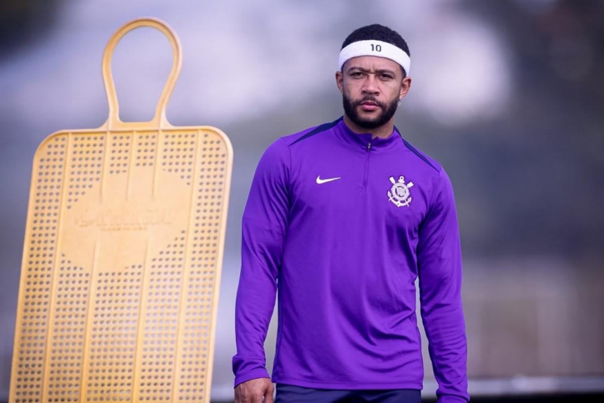 Memphis sofreu uma lesão de grau 2 na coxa direita durante o empate entre Corinthians e Flamengo no dia 22 de março