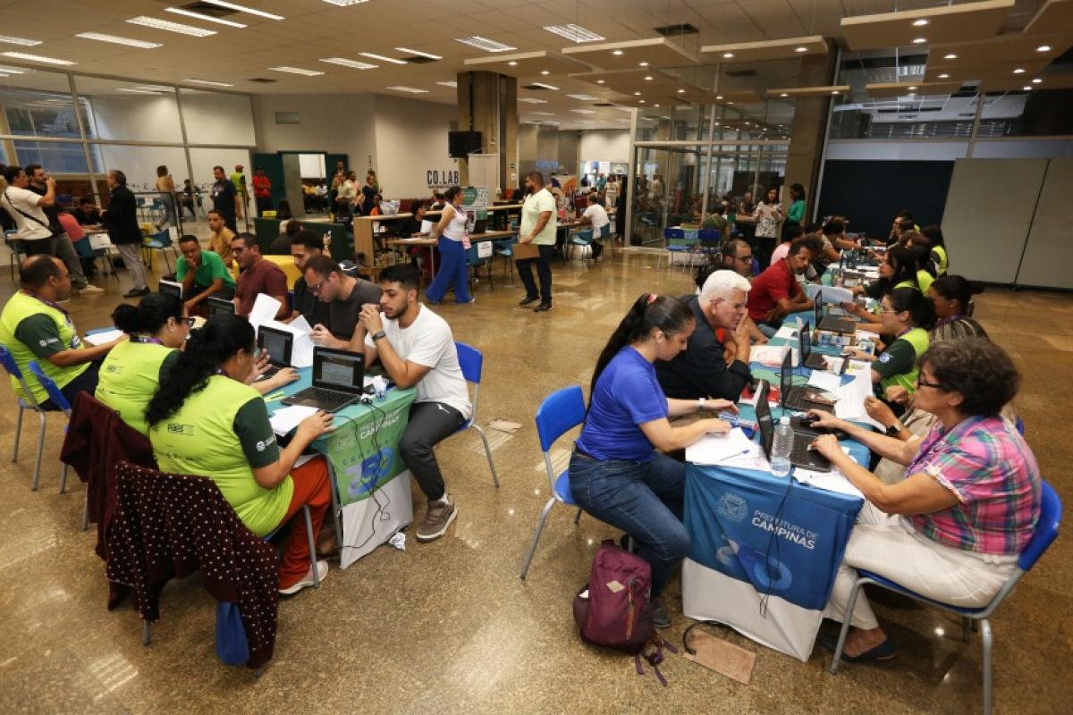 Feirão no Palácio da Cidade, no centro, terá mais de 1.200 vagas, entrevistas presenciais e serviços de apoio ao trabalhador.